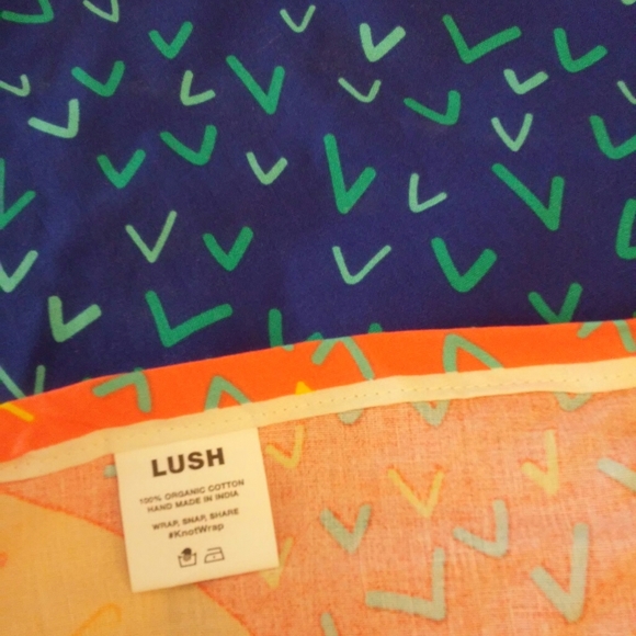 Bundle of Lush (*On Hold*) - Picture 4 of 8